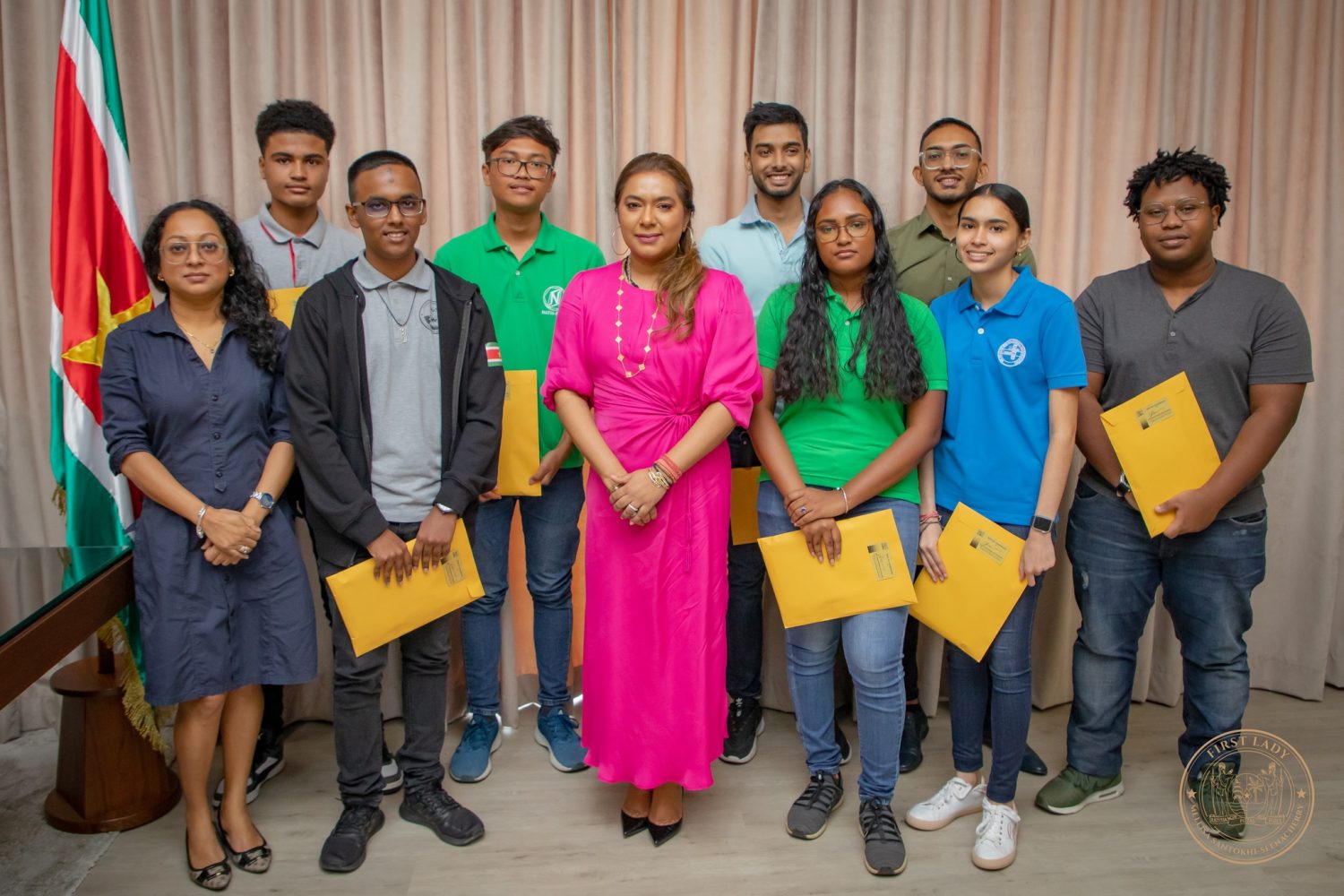 You are currently viewing Robotics team visits President and First Lady