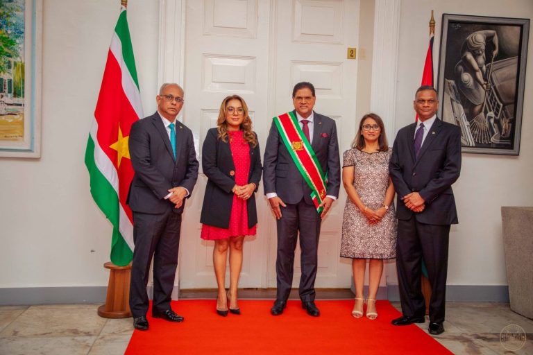 Read more about the article Ambassador Virjanand Depoo presented his credentials