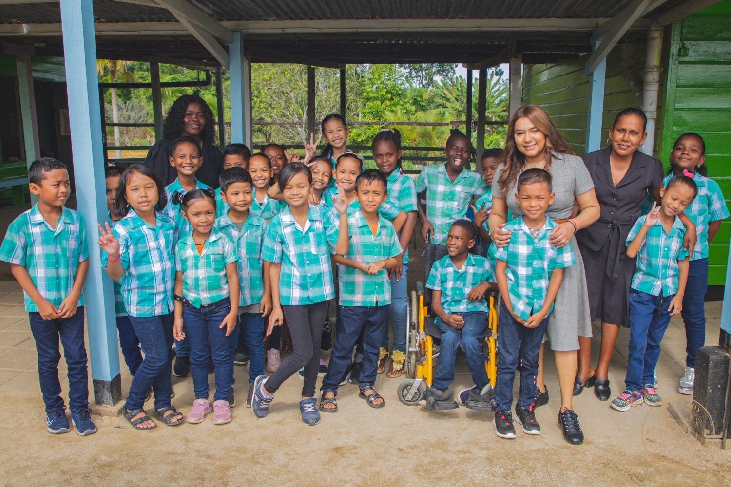 Read more about the article First lady donates school packages to GLO schools